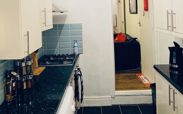 Inviting 7-bed House in Coventry City Centre