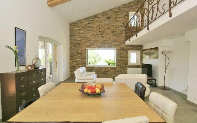 A hidden paradise in the beautiful surroundings of Saint-Remy-de-Provence!