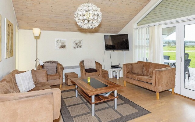 10 Person Holiday Home in Brovst-by Traum