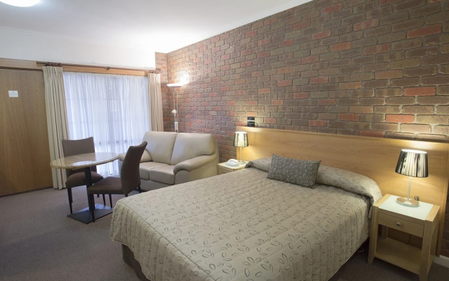 Country City Motor Inn