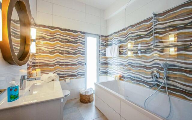 Protaras Art House Seviews