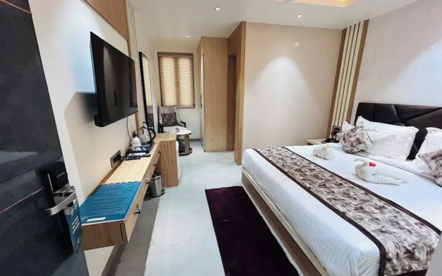 Hotel Meena Aurum Inn
