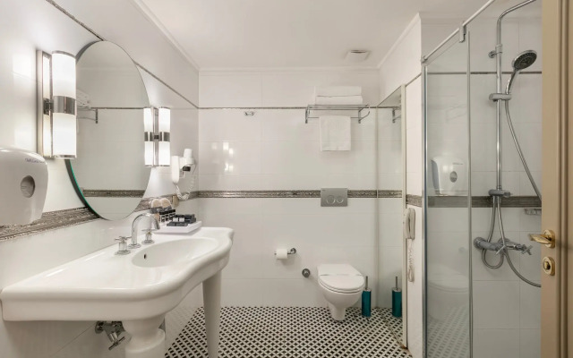 Reo Hotel & Spa