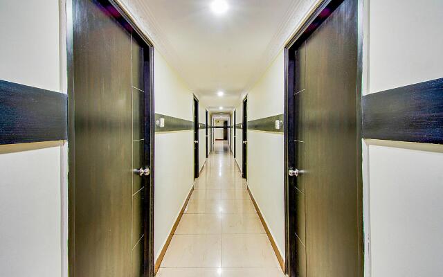 OYO 70745 Hotel Amar Residency