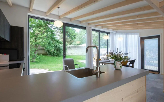 Attractive Home With Terrace