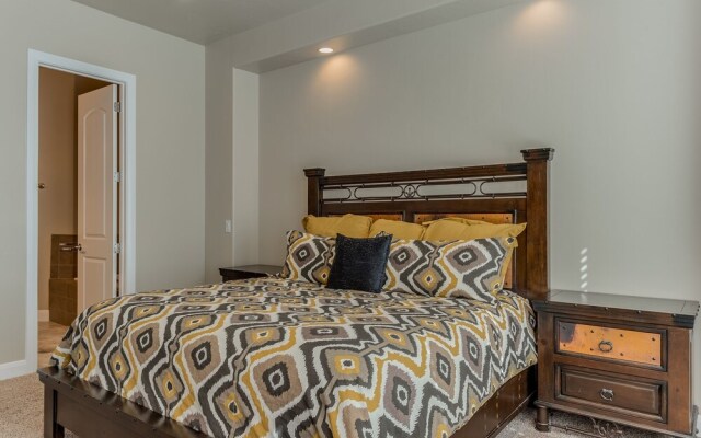 Zion's Point 3 Bedroom Apts by RedAwning