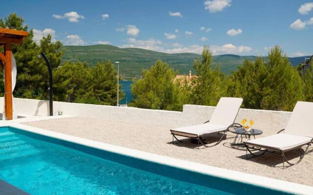Wonderful Holiday Home in Pridraga with Wellness
