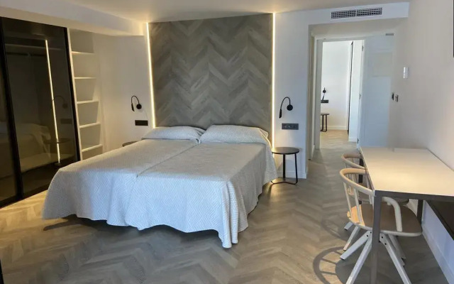 Belroy Hotel and Apartments