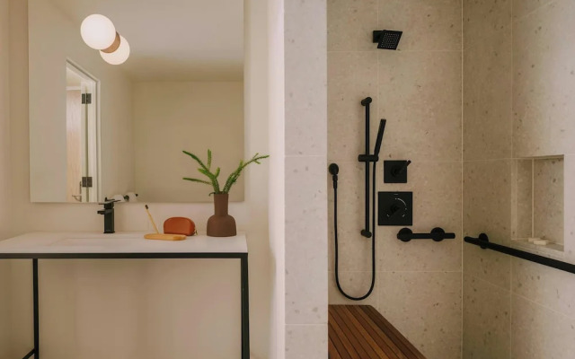 Sonder by Marriott Bonvoy The Craftsman Apartments Downtown LA