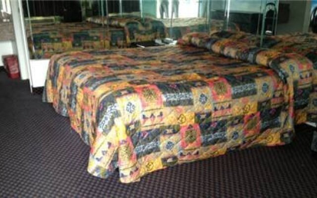 Safari Inn