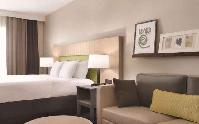 Country Inn & Suites by Radisson Macon West