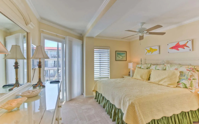 Hodnett Cooper's Beach Club
