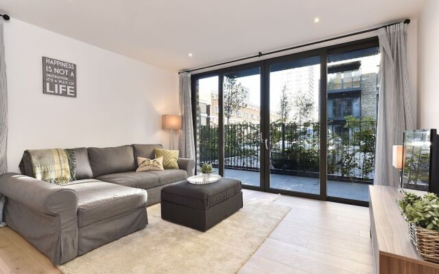 Bright Spacious 2 Bed Flat In Battersea Sleeps 6