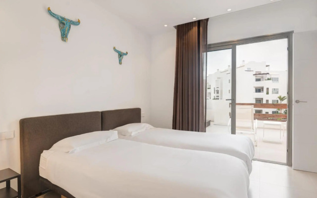 Bentor 3-1 PENTHOUSE JACUZZI POOL VIEW 3B