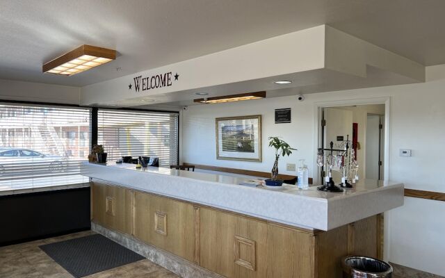 Days Inn by Wyndham Lake Point