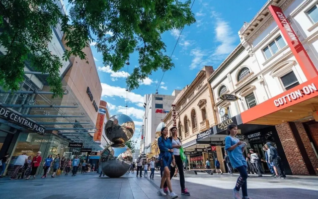 The Grass is Greener on North Tce-free Wifi