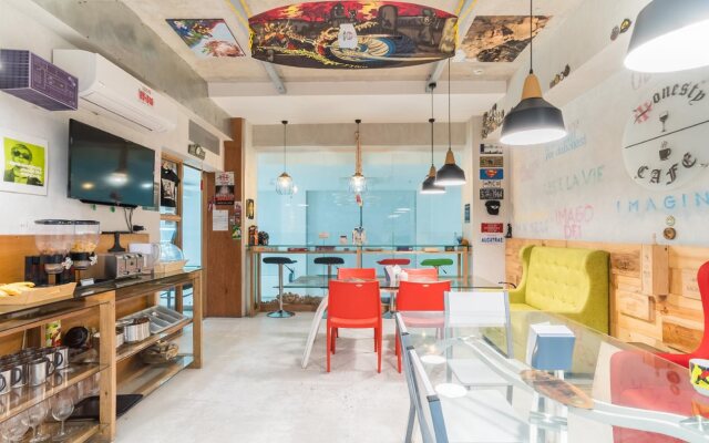 Heroes Hotel