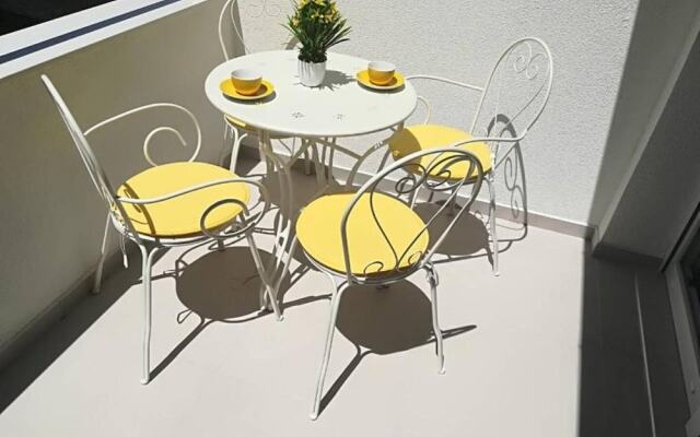 Ivan - Free Parking - A2