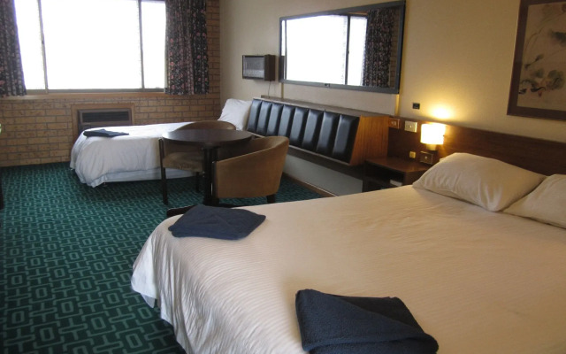 Canberra Lyneham Motor Inn