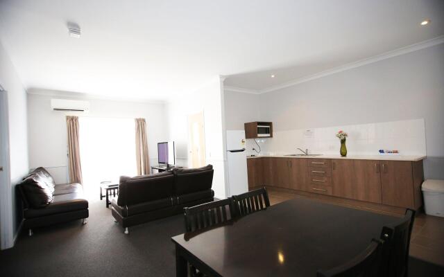 Roma Inland Motor Inn