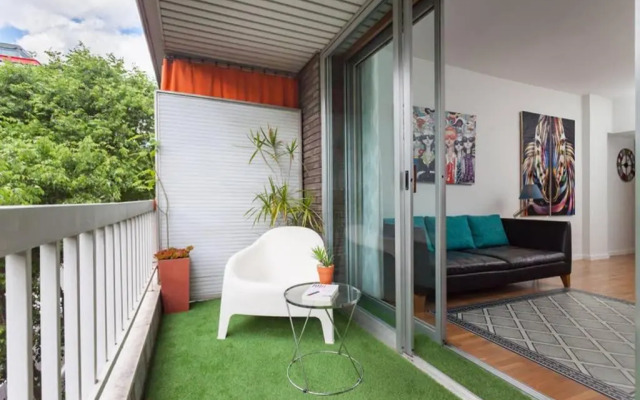 Art House Renoir Plaza Universitat Sant Antoni