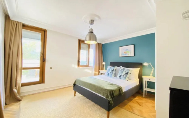 MISSAFIR Spacious Duplex Flat near Bagdat Street
