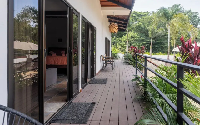 2 Blu Moons Boutique Hotel & Retreat