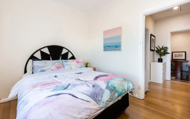 Lighthouse Cozy 2BDR with CITY VIEWS