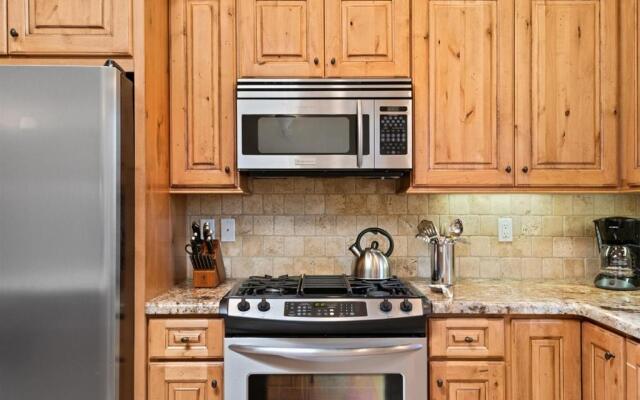 Casa Nona - Pristine Home in the Railyard District, Walk to The Plaza
