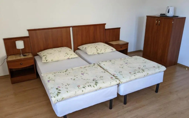 Pokoje Gościnne - Leśna 8