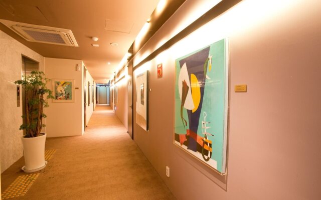 Yuwon Hotel