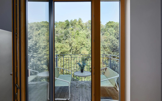 Spacious Loft in Žižkov by Prague Days