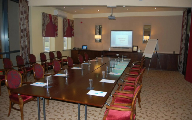 Best Western Plus Pastures Hotel