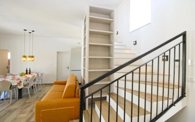 Modern Villa With Private Pool and Garden