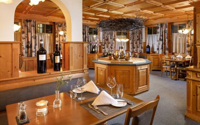 Hirschen Guesthouse - Village Hotel