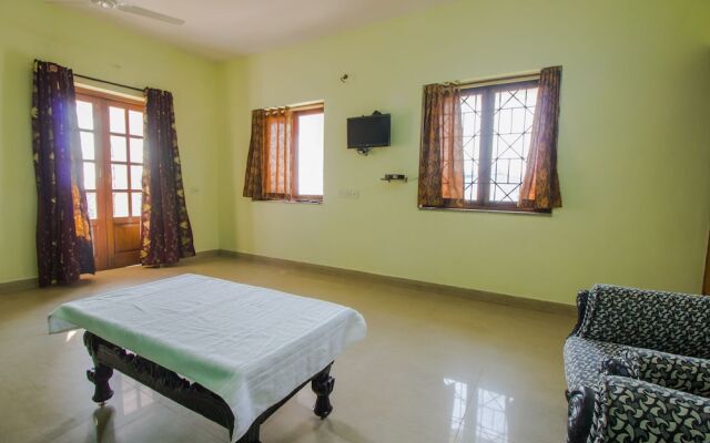 OYO 17201 Home Spacious 2BHK Miramar Beach