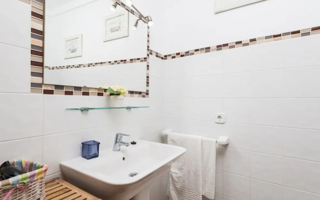 H Rreo in Campos With 3 Bedrooms and 2 Bathrooms