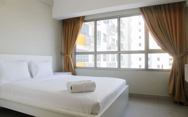 Homey Studio at Springlake Summarecon Bekasi Apartment