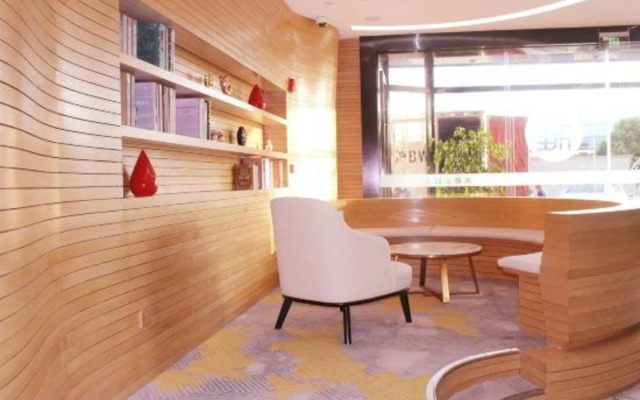 Boya Hotel (Shanghai Xiuyan Road Metro Station)