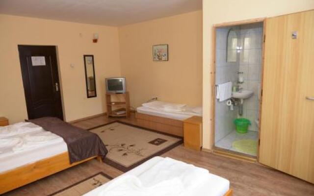 Hostel Roata Cu Noroc