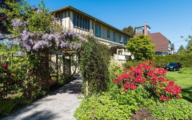 Oak Bay Guest House