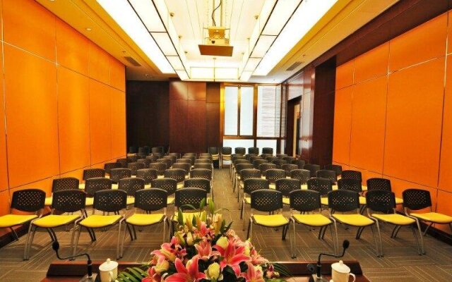 Soluxe Hotel