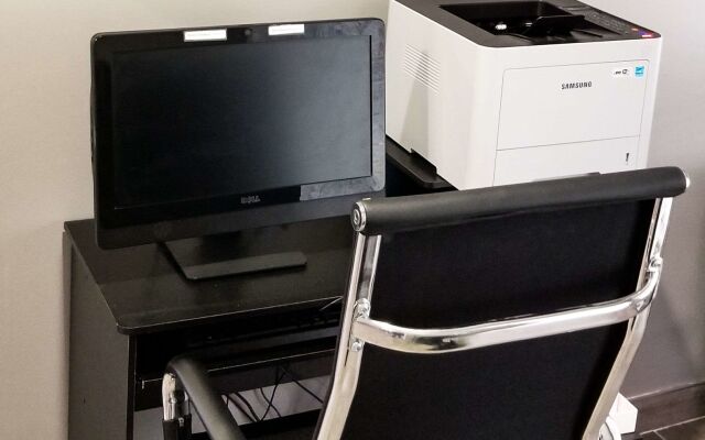 Quality Inn & Suites Cincinnati Sharonville