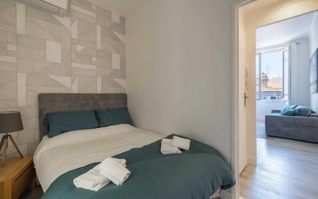 Beautiful Renovated Apartment - Carre D'or - 1br/2p