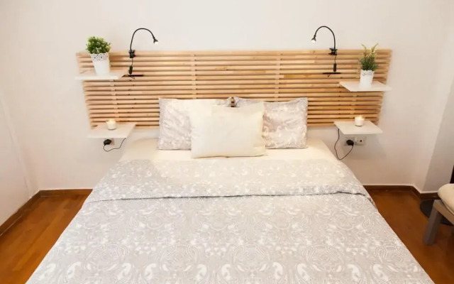 Renovated Central Apartment in Kolonaki