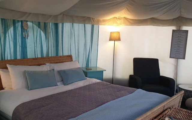 The Little Hide - Adult Only Camping Pods