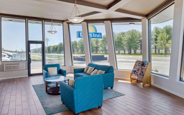 Days Inn by Wyndham Wrightstown