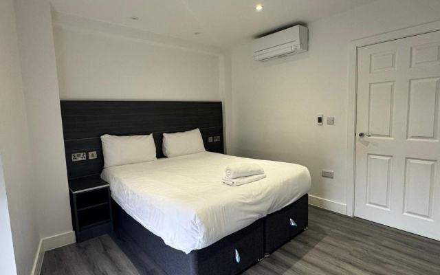 Ilford Grand Hotel