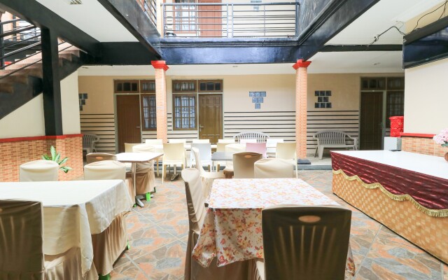 Andrin Daspatt Hotel