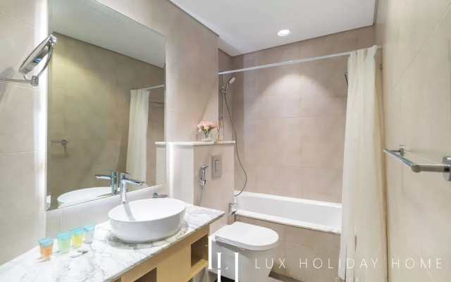 LUX The Paramount Sea View Suite